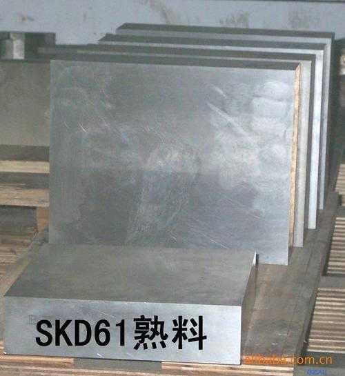 東锜和斯慕，東锜t302